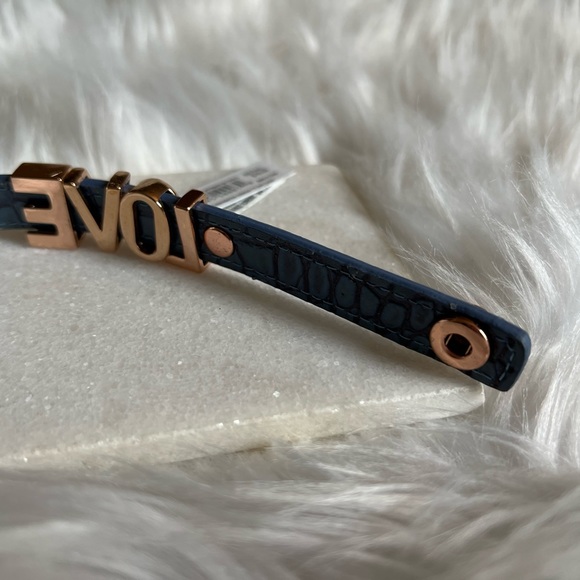 ✔️NWT BCBGeneration Blue Love Bracelet - Picture 2 of 7